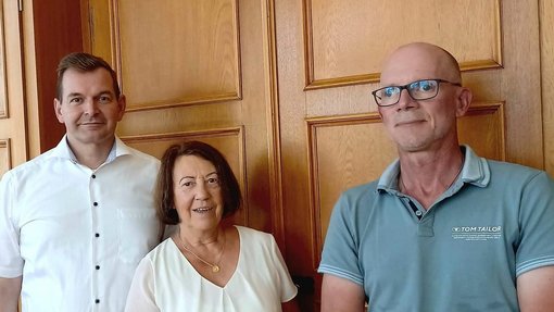 Foto zeigt v.l.n.r. Detlef Gebhard, Bärbel Klär-Blass, Friedrich Singer