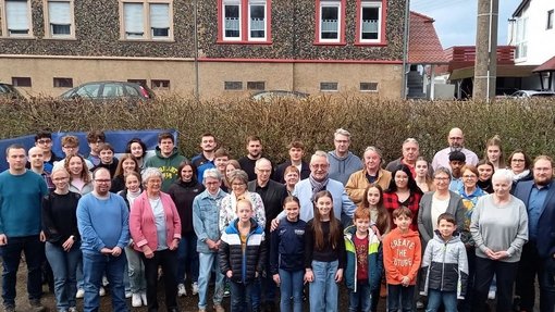 Gruppenfoto vor dem TVB Heim