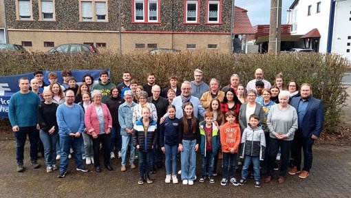 Gruppenfoto vor dem TVB Heim