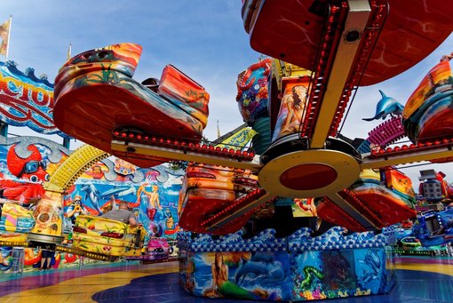 Bild eines Fahrgeschäftes auf der Kirmes