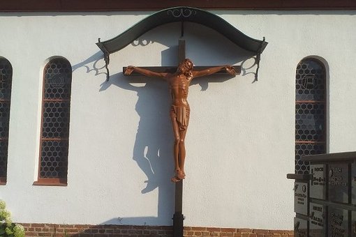 Bild Holzkreuz mit Jesus-Figur
