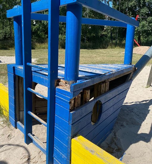 Vandalismus auf dem Spielplatz Grillparzer Straße