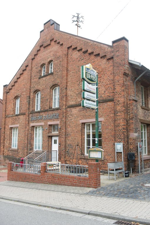 Bild zeigt die Vorderseite des Rechtsschutzsaales