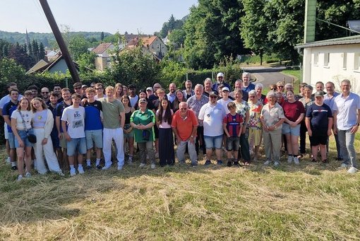 Gruppenfoto aller Teilnehmer